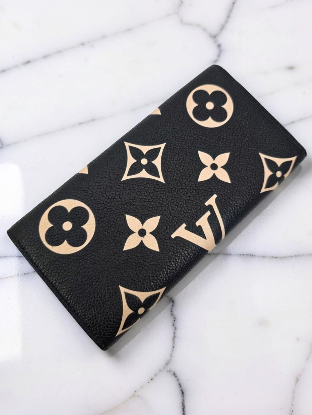 Louis Vuitton Emilie Monogram Empreinte Bicolor Long Wallet - Picture 4 of 16